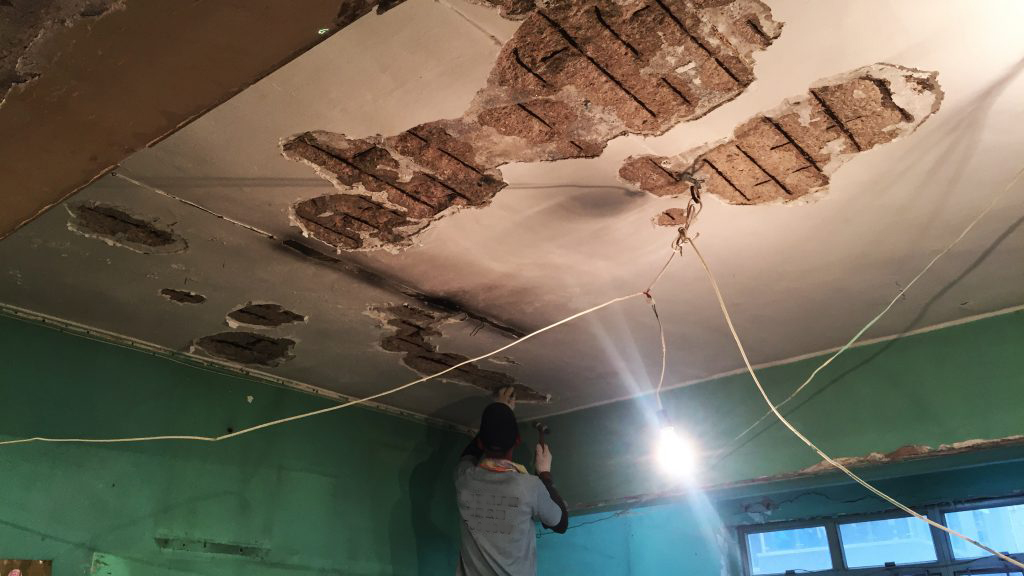 噴塗卓先液維修處理石屎滲水漏水石屎剥落石屎爆裂等問題