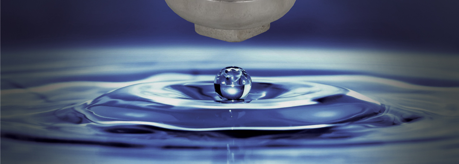 CB PLUS活水生成器 的獨特設計完成了自然界最偉大的奇跡之一，它模仿自然界以螺漩運動和水紋迴圈，令水經過其中還原為六邊形小水束 ─ CB PLUS小分子水。CB PLUS小分子水增加水的滋潤力，令滋養植物和動物組織能力增加，使水更容易滲透土壤，因而節約用水，達至環保節能。為人類、植物和動物帶來更好、更快及更健康的成長。