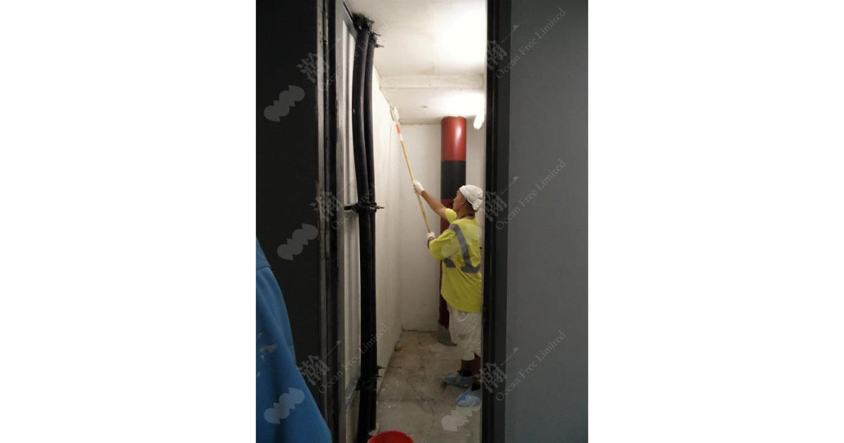 天花牆身保溫工程_施工中_牆身滾塗GUA050水性多功能黏著劑