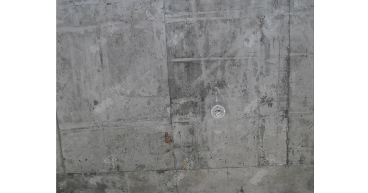 天花牆身保溫工程_施工前_天花出現冷凝水1